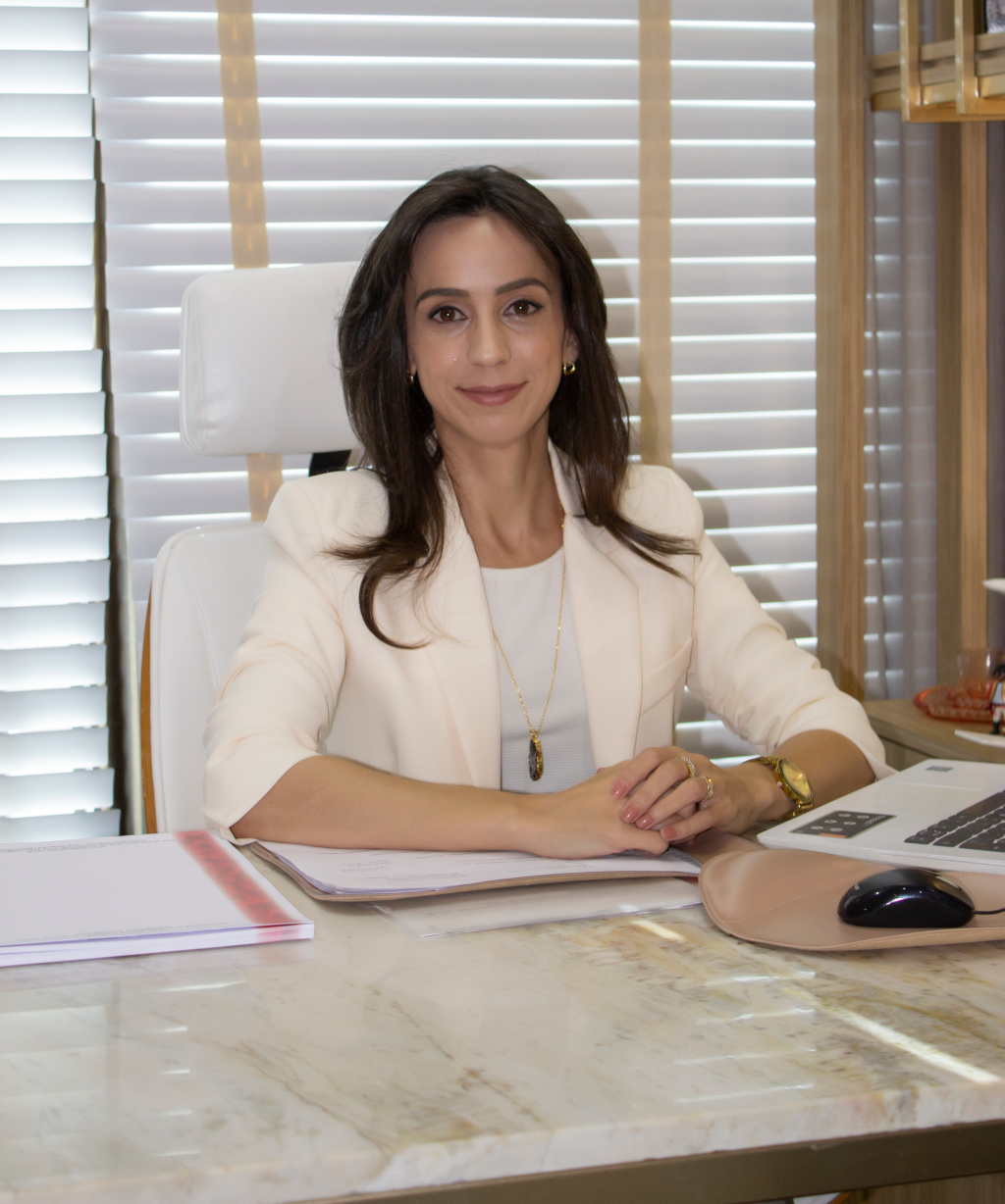 Foto da Dra. Thaís Prioste